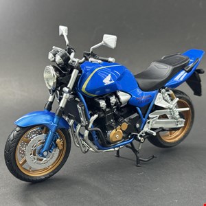ماکت موتور هوندا سی بیAutomaxx 1/12 HONDA CB1300 SF